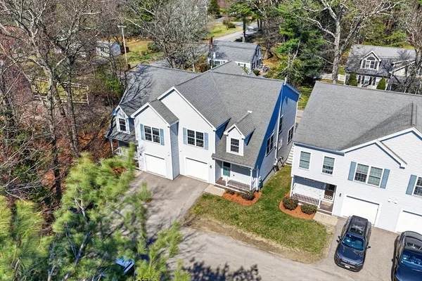 $599,999 | 2 Sterling Lane, Unit 2, Walpole, MA 02081