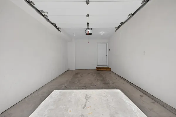 $599,999 | 2 Sterling Lane, Unit 2, Walpole, MA 02081