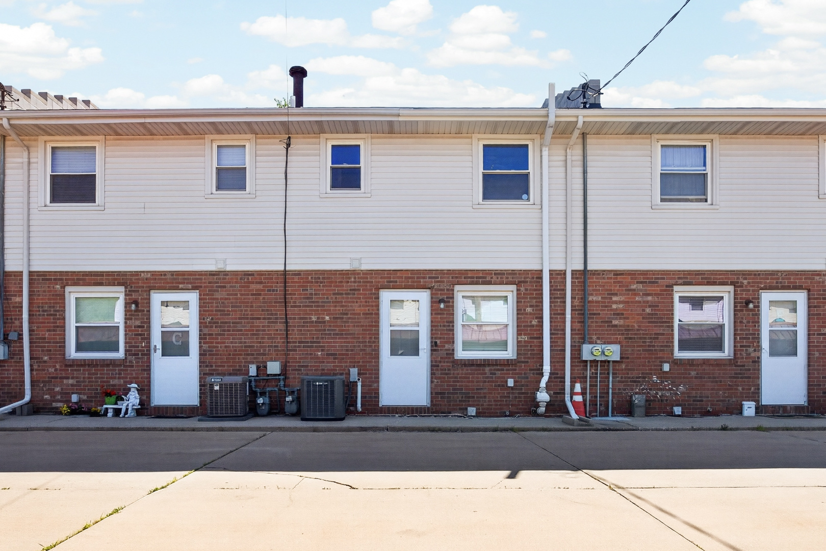 105 East Lincoln Street, Unit D Normal, IL 61761 - Photo 1 of 18