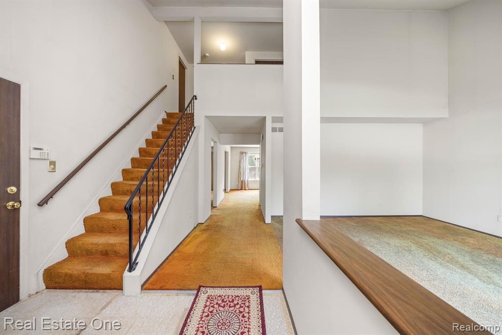 24556 Park Ridge Court Novi, MI 48375 - Photo 6 of 34