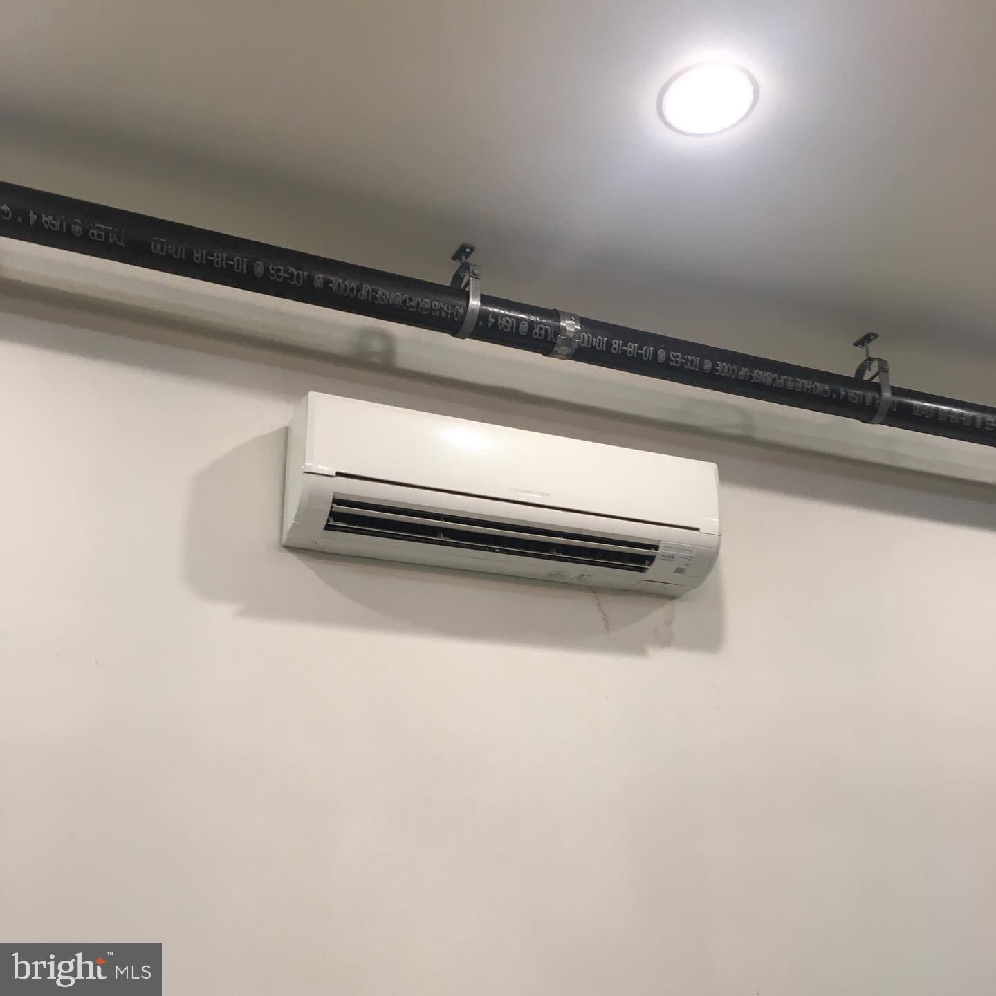 619 Hope Street Philadelphia, PA 19123 - Photo 4 of 7