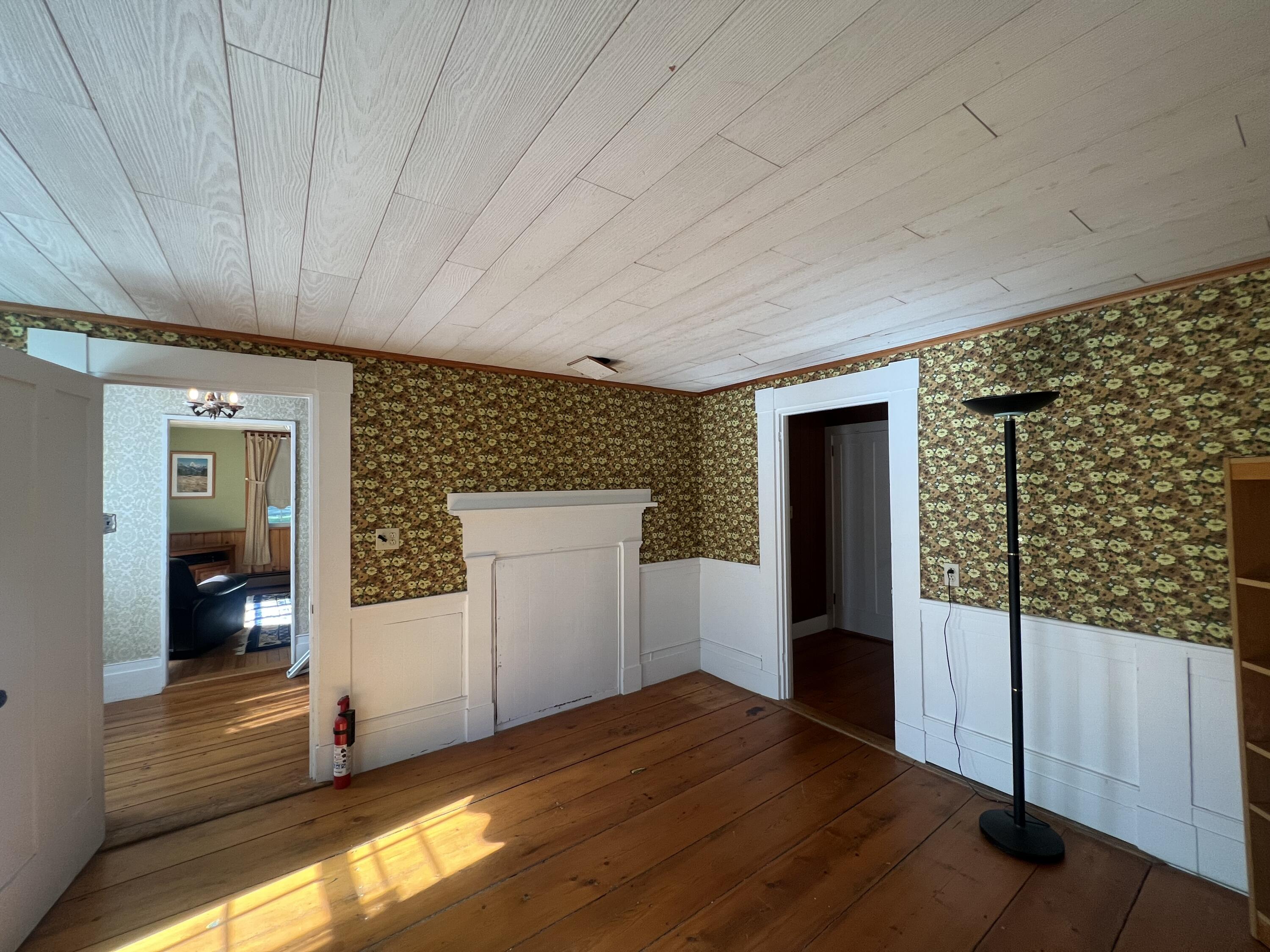 425 Phillips Road Weld, ME 04285 - Photo 27 of 56 Parlor