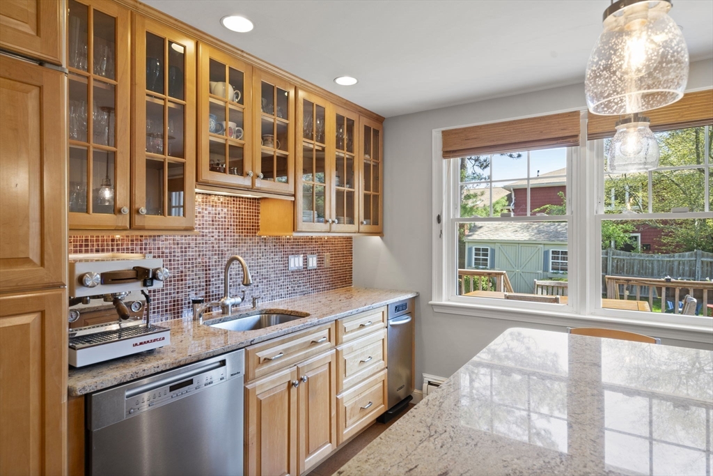 30 Thompson Road Marblehead, MA 01945 - Photo 11 of 41