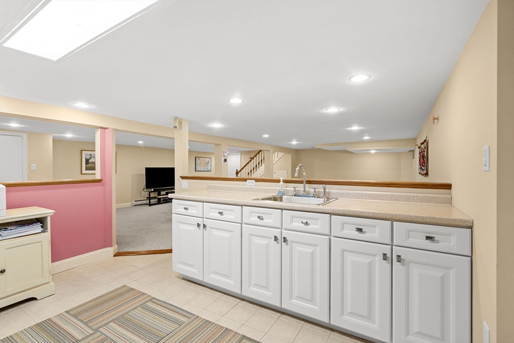 30 Thompson Road Marblehead, MA 01945 - Photo 32 of 41