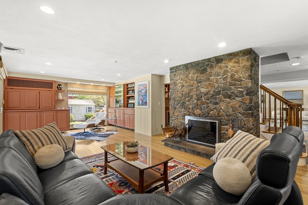 30 Thompson Road Marblehead, MA 01945 - Photo 5 of 41