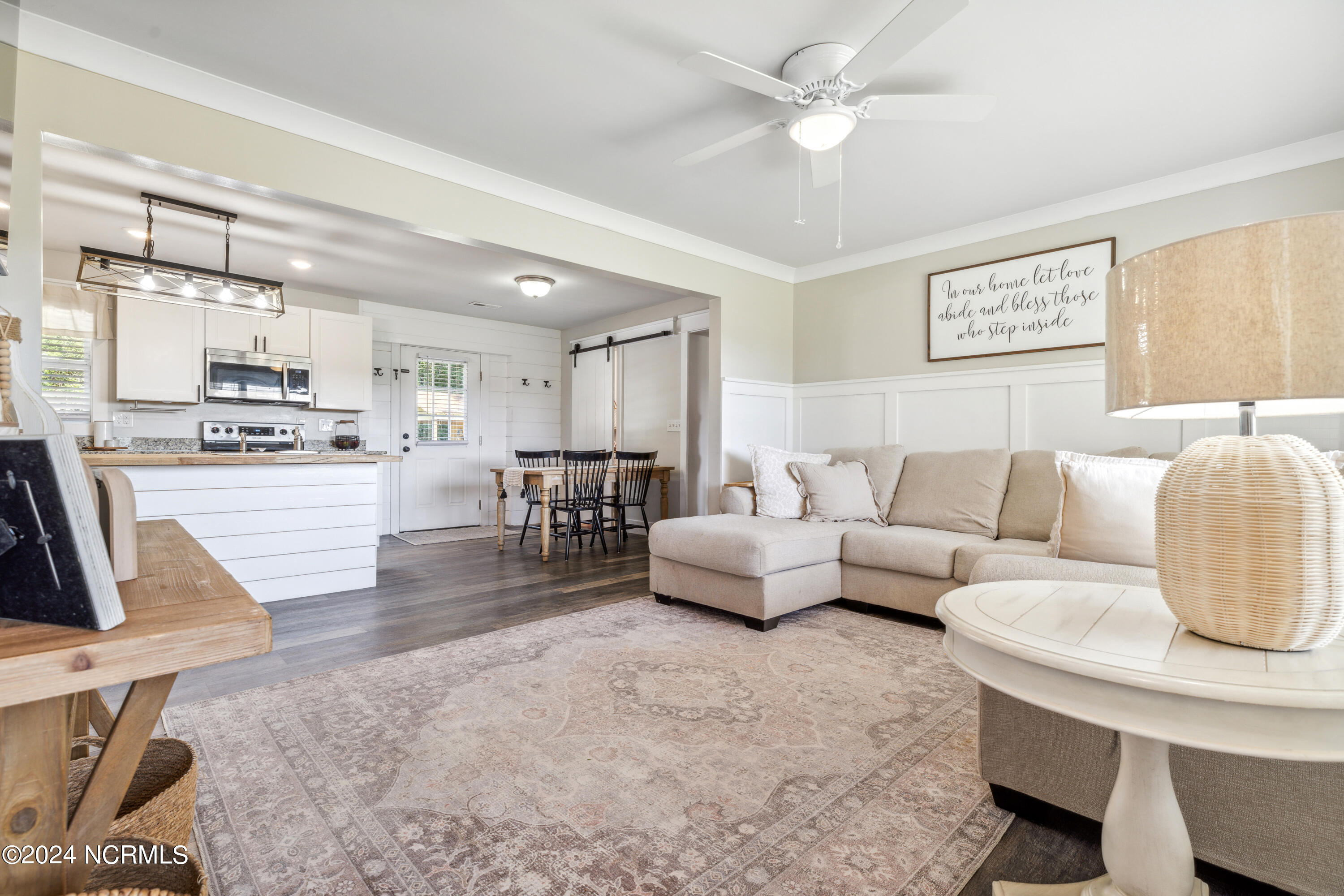 2923 Ash Little River Road Northwest Ash, NC 28420 - Photo 6 of 44 Living Room