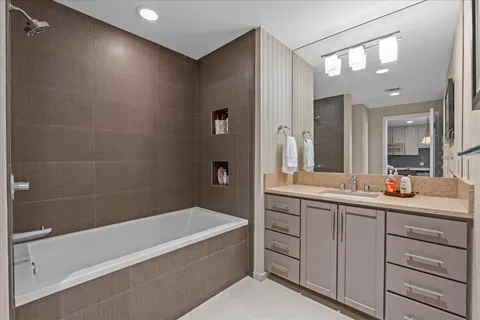 $479,000 | 1212 Laurel Street, Unit 906, Nashville, TN 37203