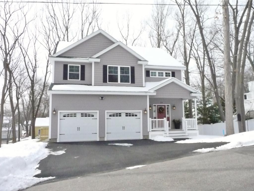 214 Dallaire Street Manchester, NH 03104 - Photo 1 of 31