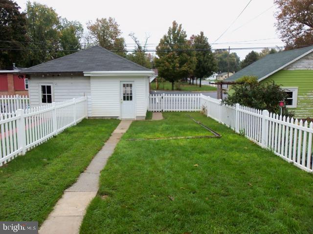 349 Front Street Lititz, PA 17543 - Photo 18 of 20