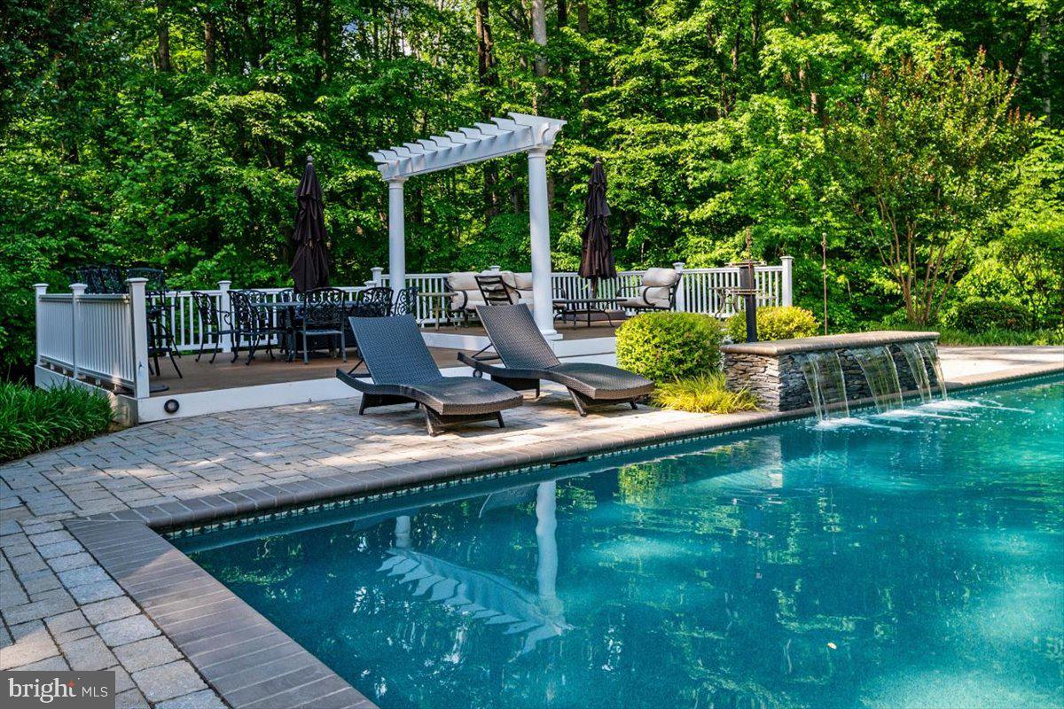860 Governor Bridge Road Davidsonville, MD 21035 - Photo 32 of 68 Heated saltwater pool