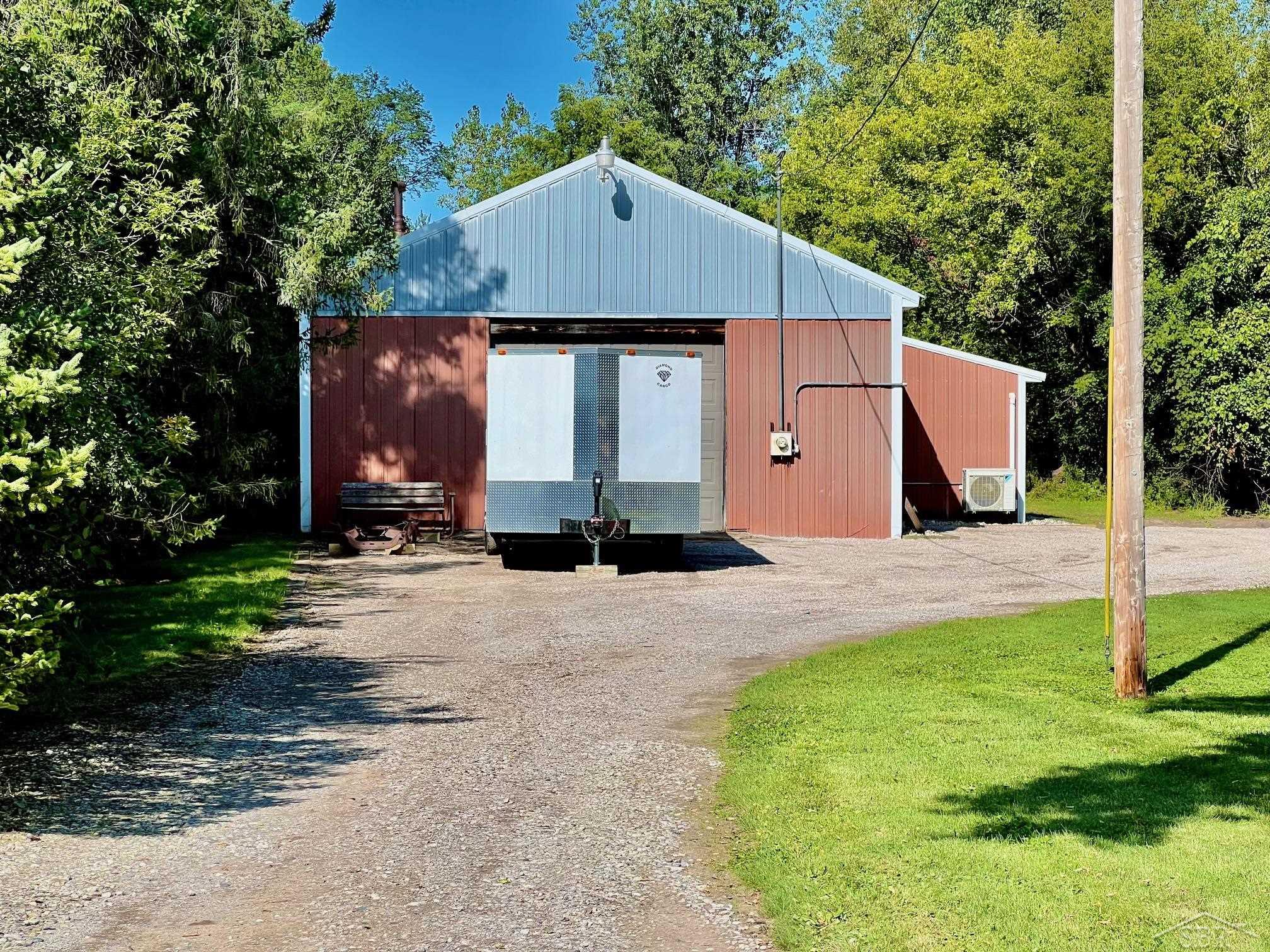 3675 Hackett Road Saginaw, MI 48603 - Photo 7 of 31 50167217-04DD532F-1F70-494D-9011-0676F44AD695.JPG