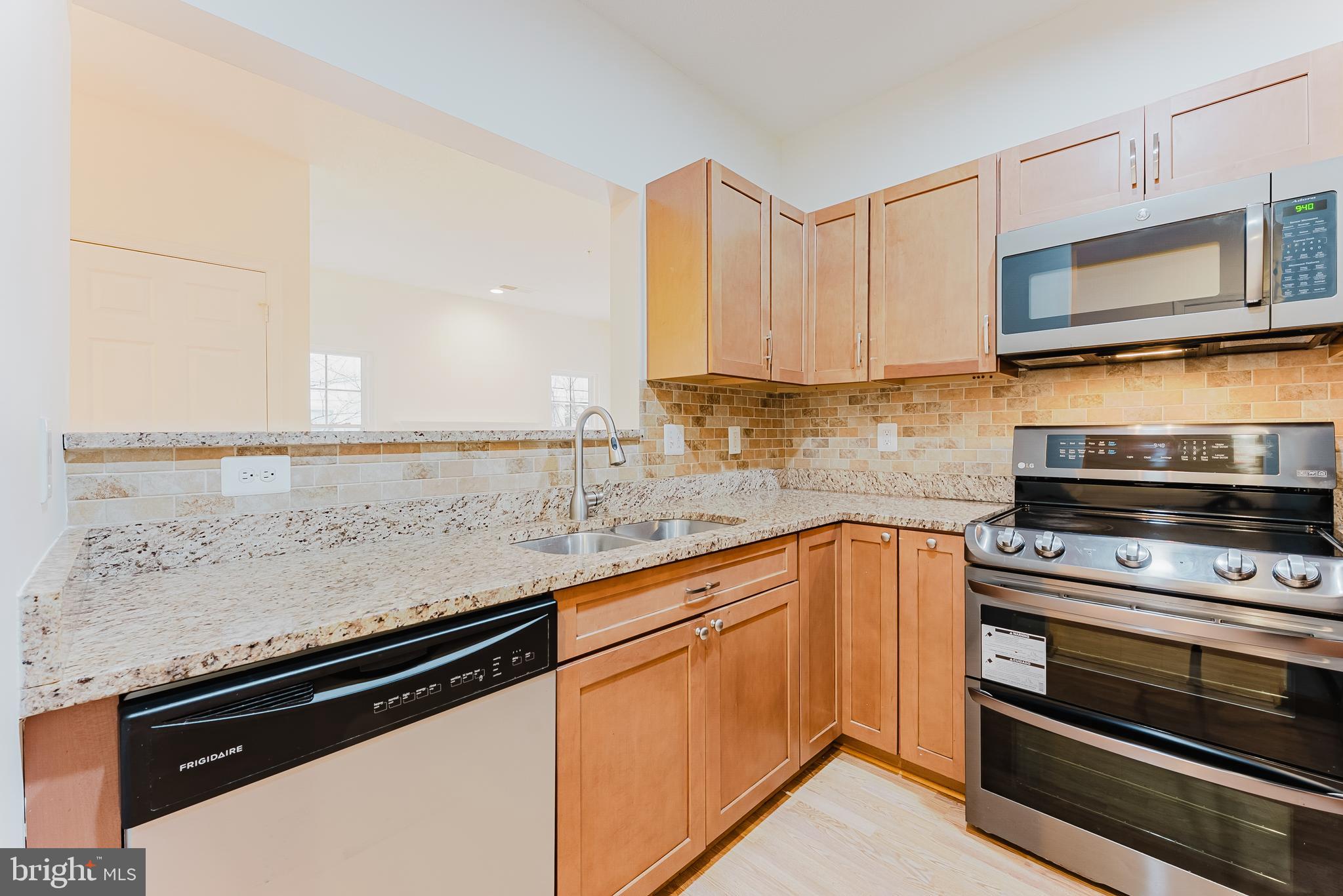 12016 Taliesin Place, Unit 23 Reston, VA 20190 - Photo 7 of 34