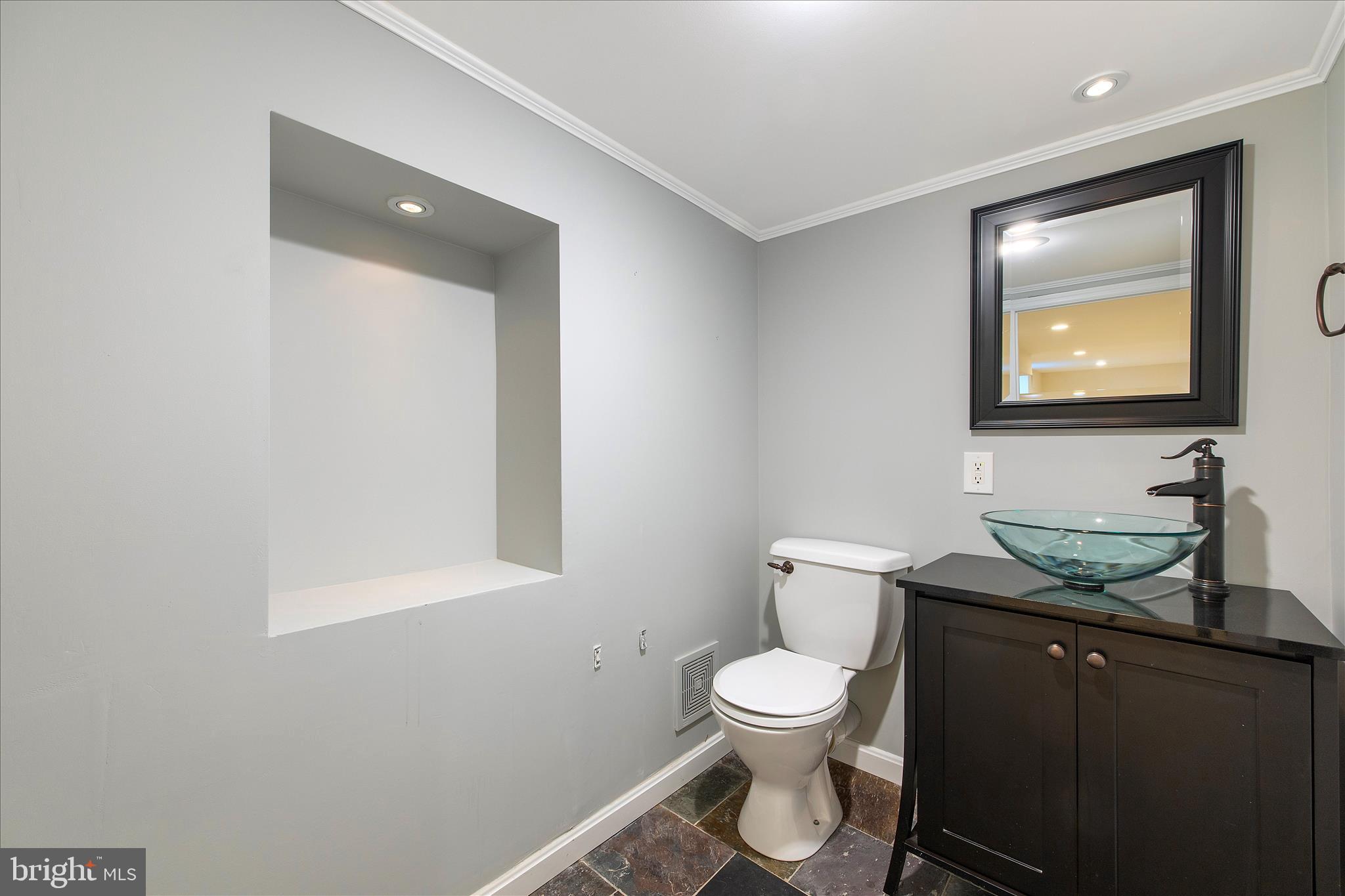 168 Meadow Road Pasadena, MD 21122 - Photo 25 of 36