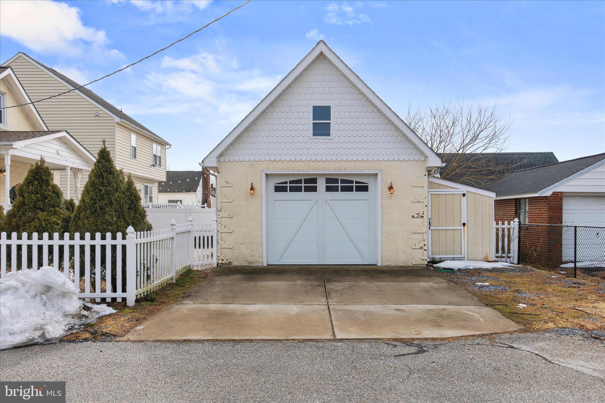 168 Meadow Road Pasadena, MD 21122 - Photo 4 of 36