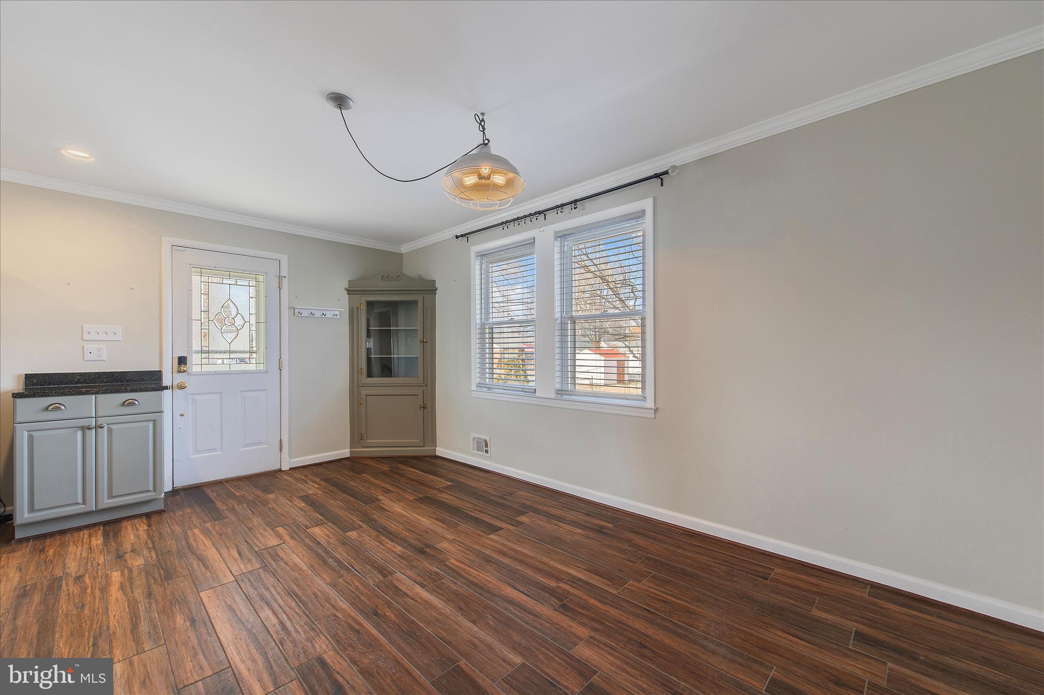 168 Meadow Road Pasadena, MD 21122 - Photo 7 of 36