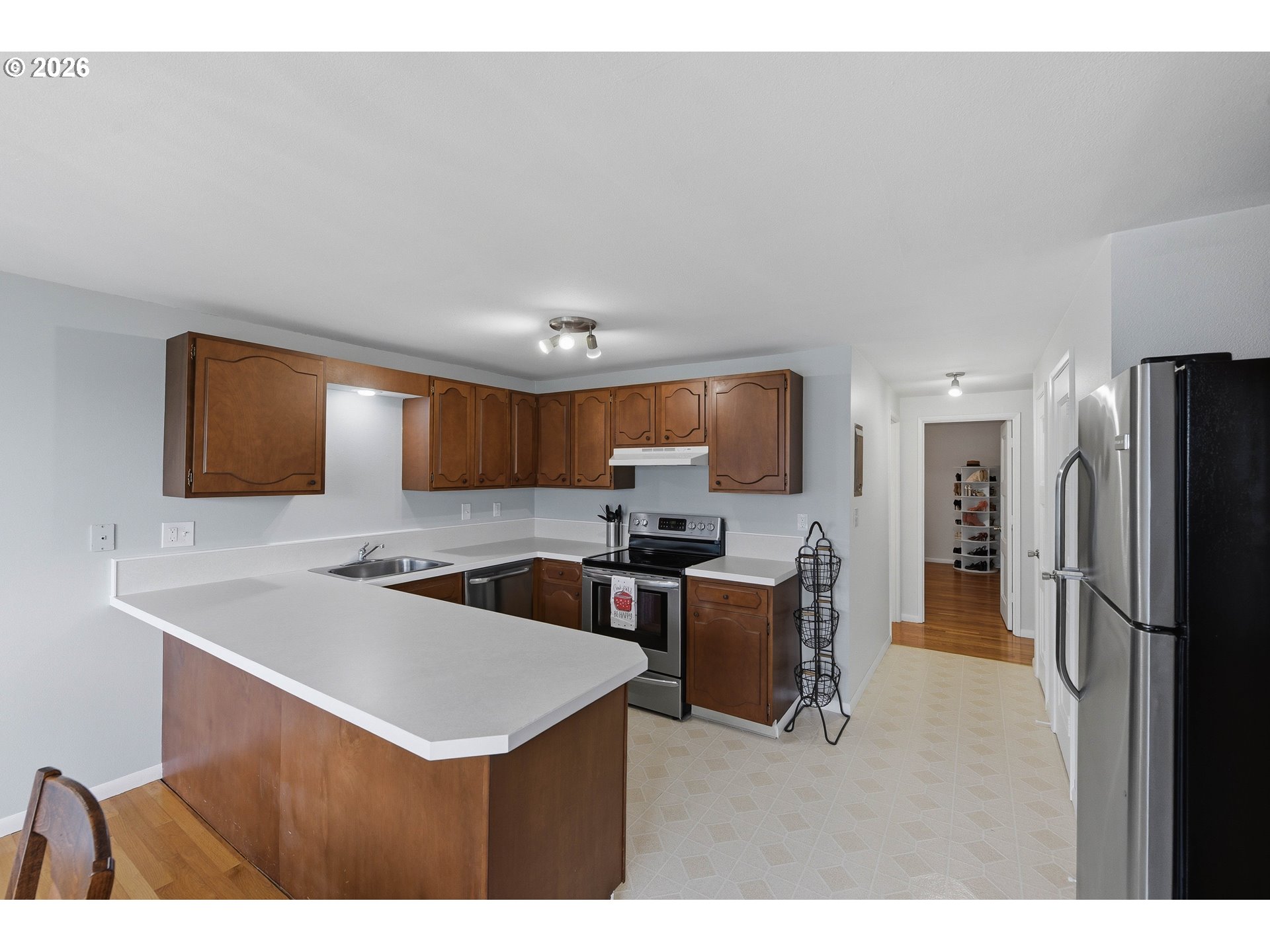 290 North 3rd Court, Unit 7 Coos Bay, OR 97420 - Photo 11 of 32