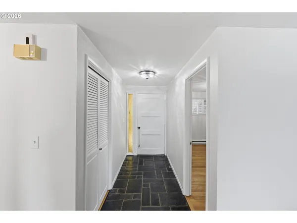 $269,000 | 290 North 3rd Court, Unit 7, Coos Bay, OR 97420