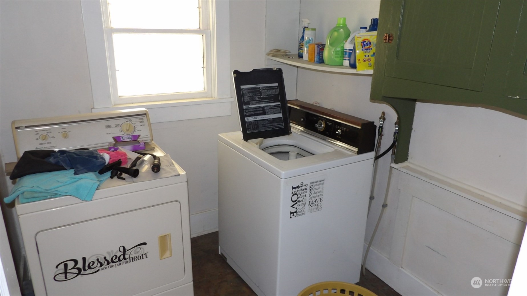 29 East Weber Road Ritzville, WA 99169 - Photo 7 of 20 a utility room with dryer and washer