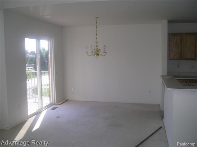 45960 Rhodes Drive, Unit 342 Macomb, MI 48044 - Photo 4 of 10 nook