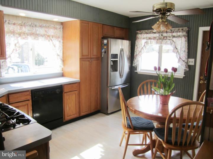 9116 Verree Road Philadelphia, PA 19115 - Photo 3 of 23
