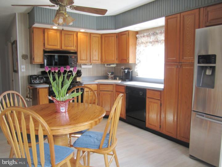 9116 Verree Road Philadelphia, PA 19115 - Photo 4 of 23