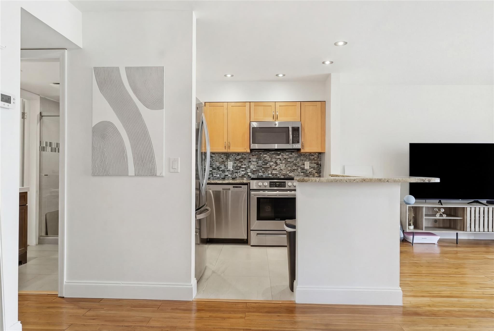 2936 Lake Shore Drive, Unit 204 Riviera Beach, FL 33404 - Photo 13 of 18 Photo 13