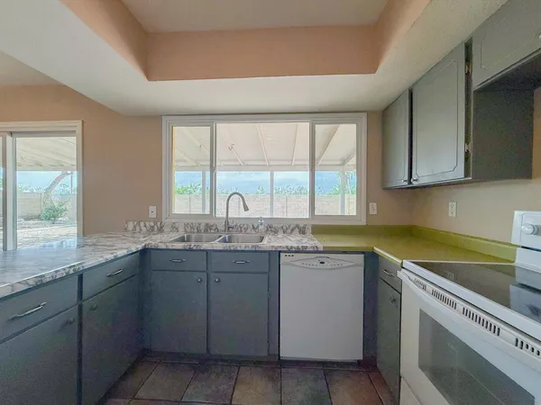 $2,395 | 2812 South Cottonwood Drive, Tempe, AZ 85282