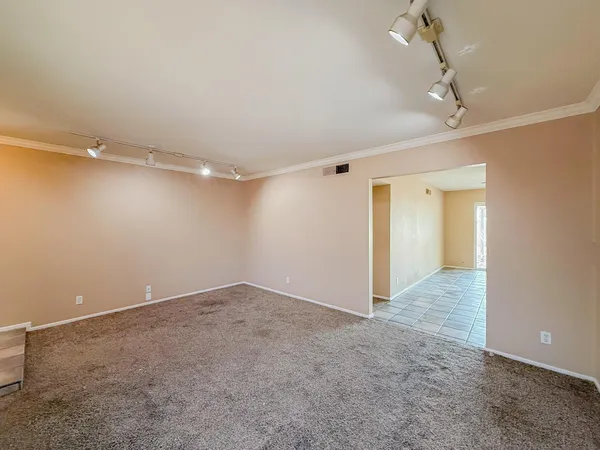 $2,395 | 2812 South Cottonwood Drive, Tempe, AZ 85282