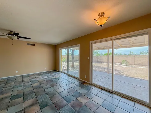 $2,395 | 2812 South Cottonwood Drive, Tempe, AZ 85282
