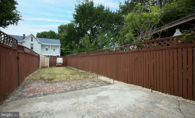 $1,600 | 127 Walnut Street, Carlisle, PA 17013