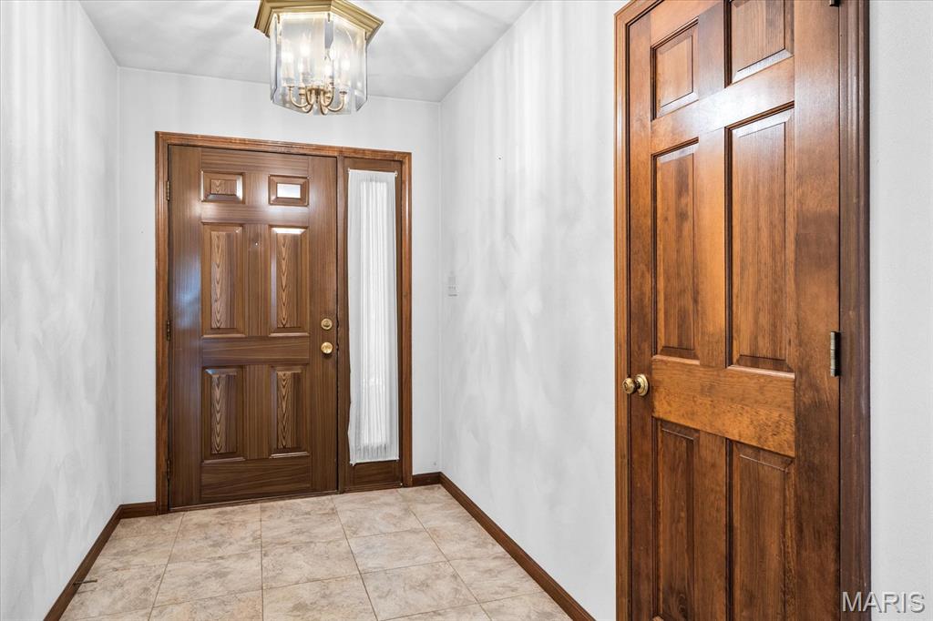 417 Shiloh Station Road Shiloh, IL 62269 - Photo 4 of 63