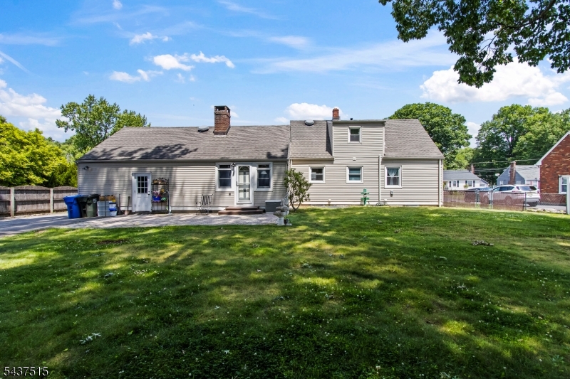 75 Lancaster Road Woodbridge, NJ 07067 - Photo 27 of 33