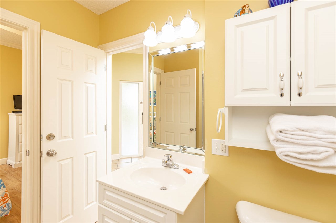 27580 Canal Road, Unit 1104 Orange Beach, AL 36561 - Photo 13 of 19 Guest Bedroom