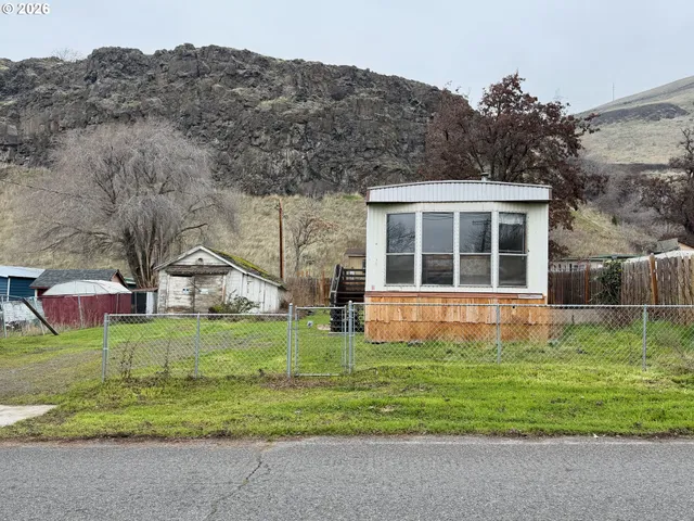 $135,000 | 217 Main Street, Wishram, WA 98673