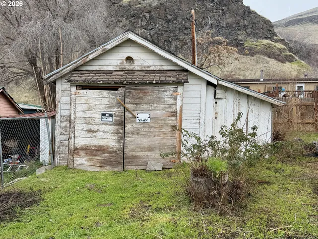 $135,000 | 217 Main Street, Wishram, WA 98673