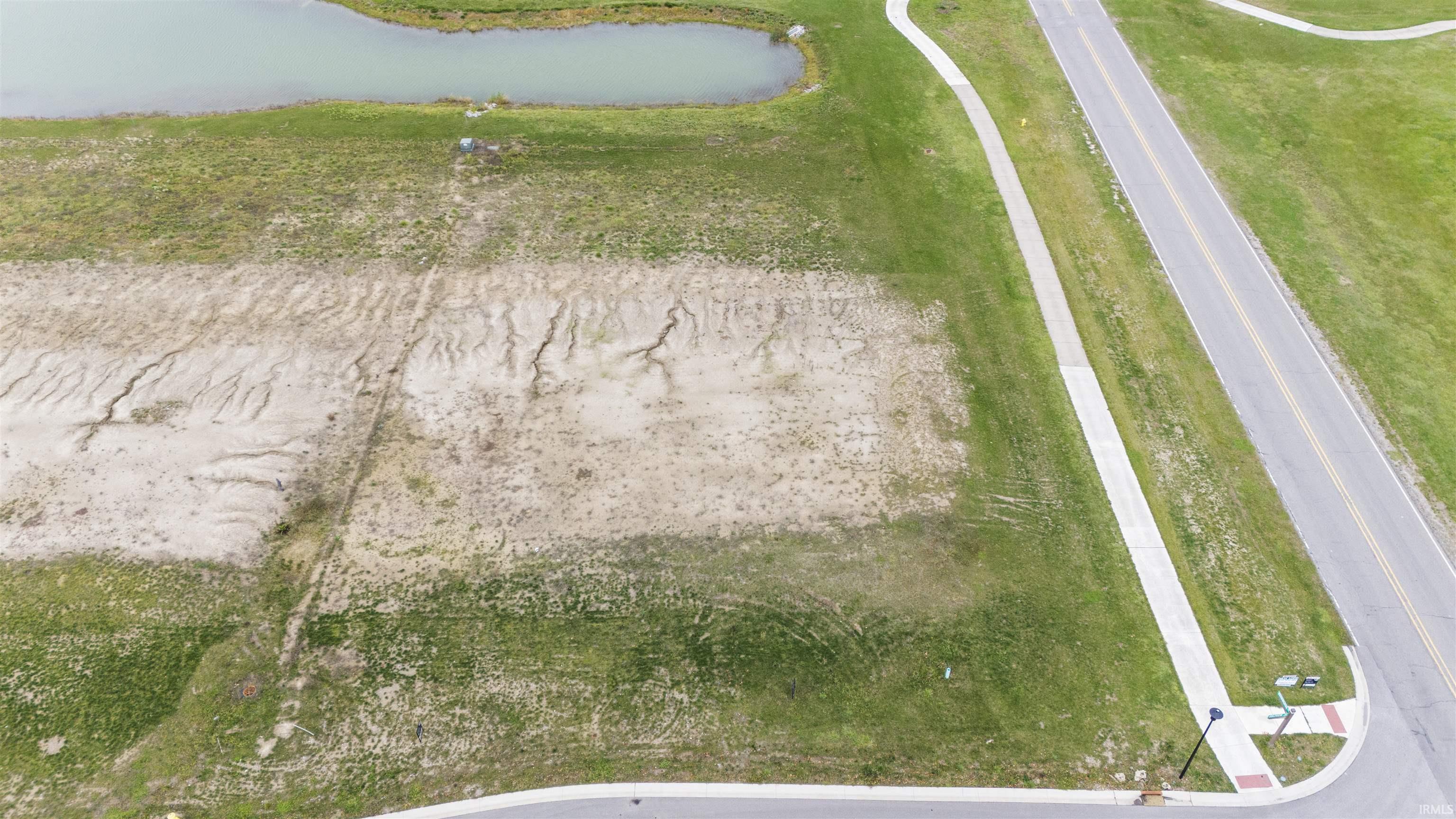 2224 Golfview Auburn, IN 46706 - Photo 3 of 7