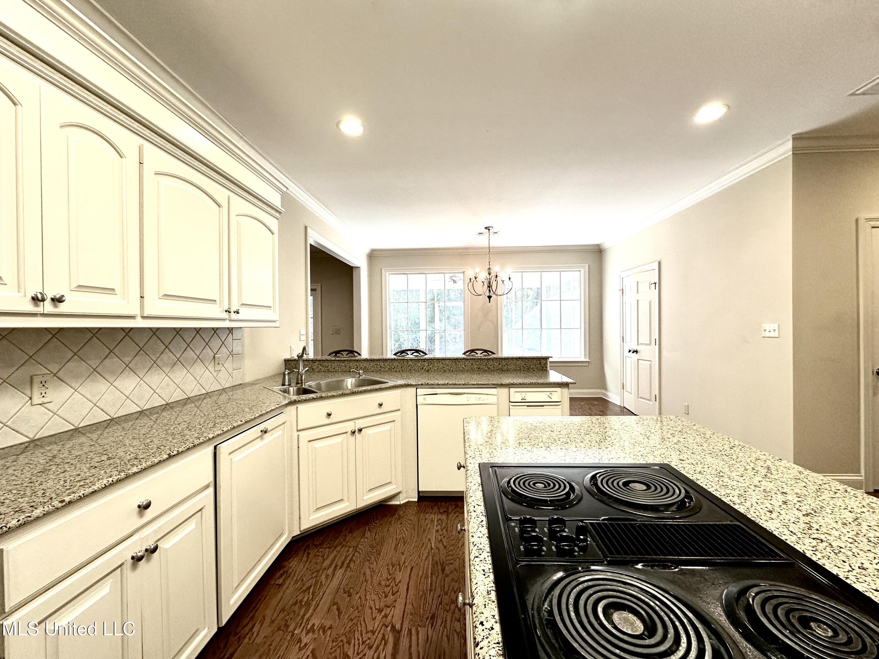 306 Cherokee Drive McComb, MS 39648 - Photo 13 of 37 IMG_8454