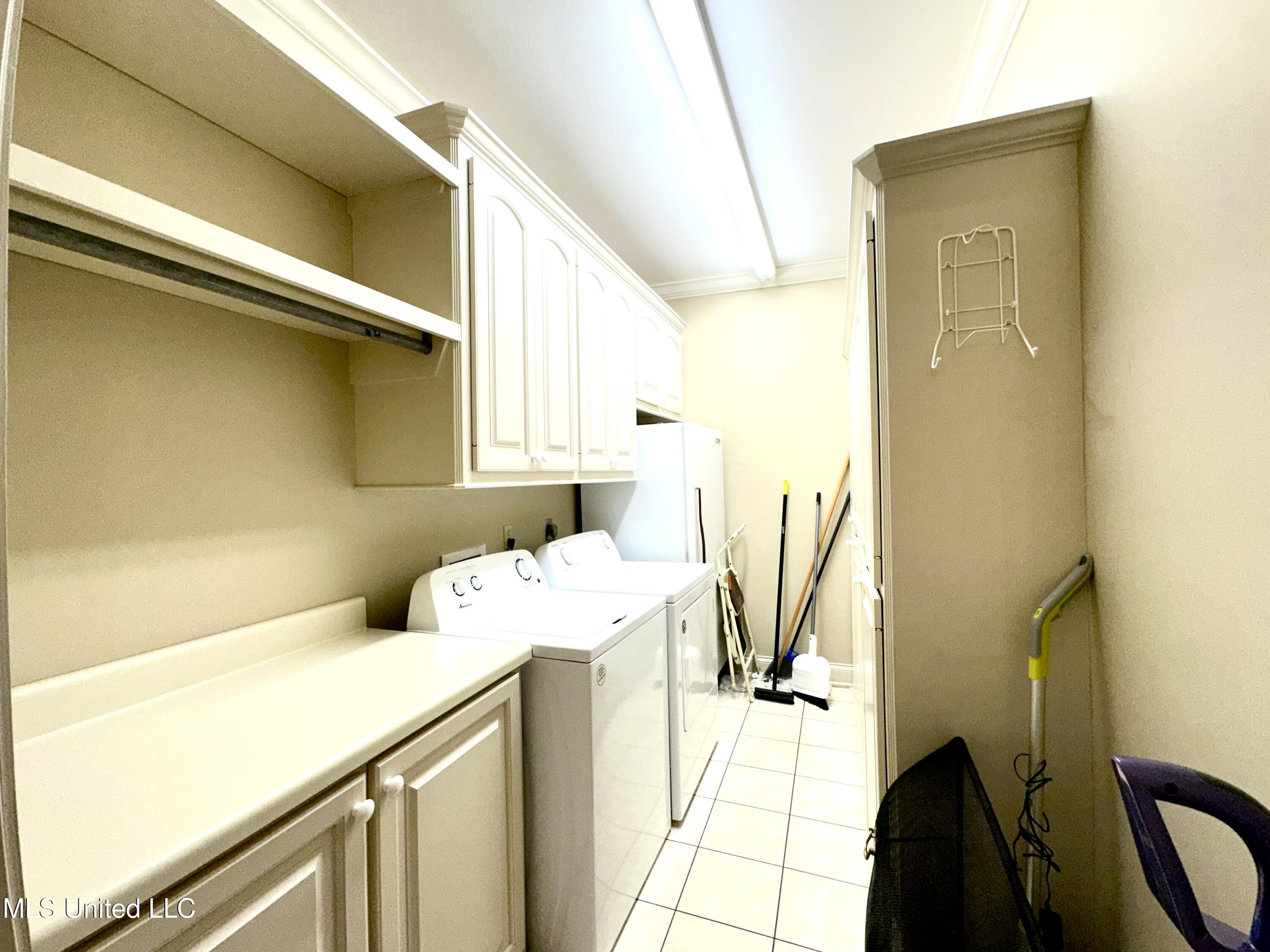 306 Cherokee Drive McComb, MS 39648 - Photo 34 of 37 IMG_8450 (1)