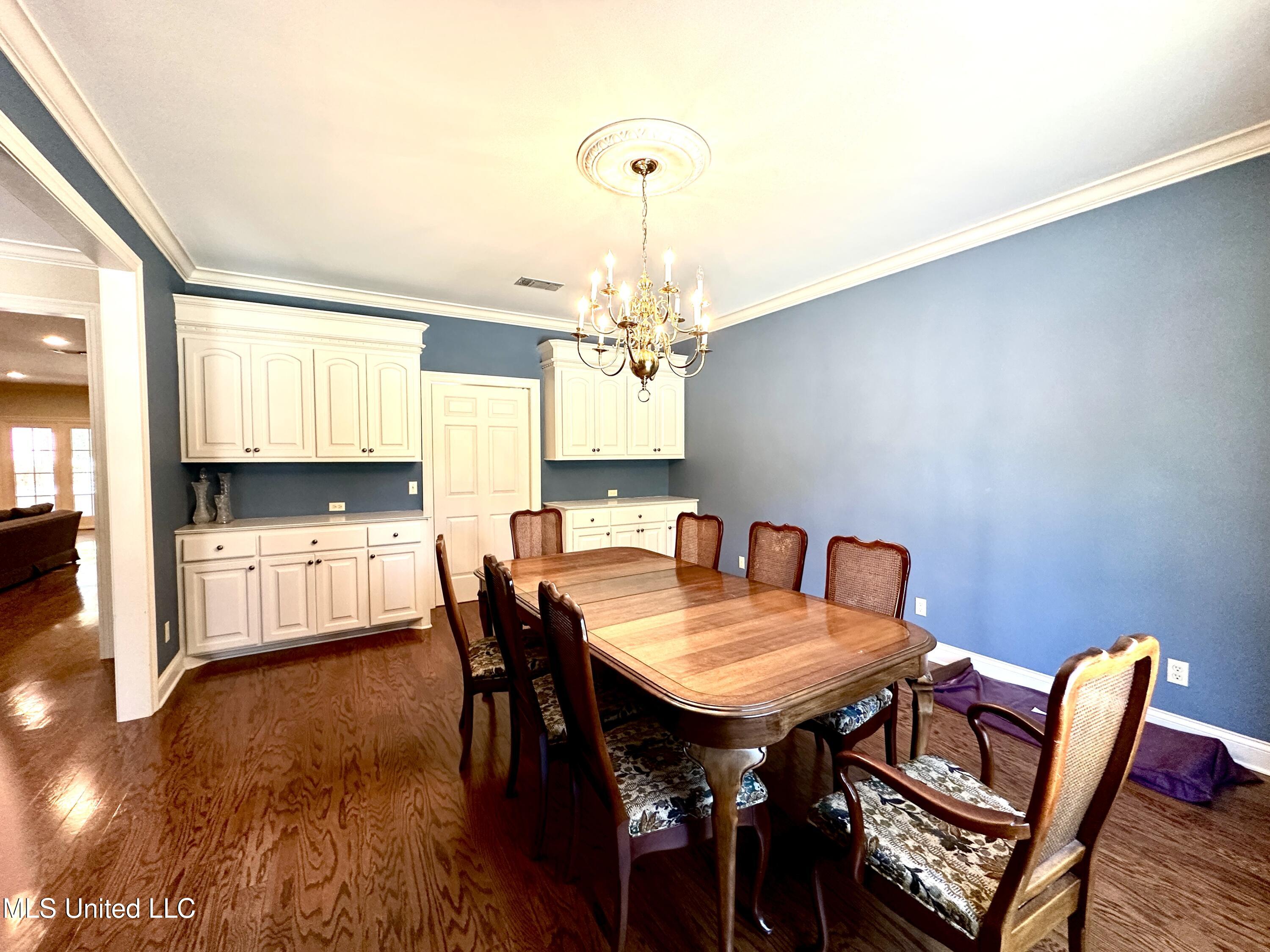 306 Cherokee Drive McComb, MS 39648 - Photo 7 of 37 IMG_8437 (1)