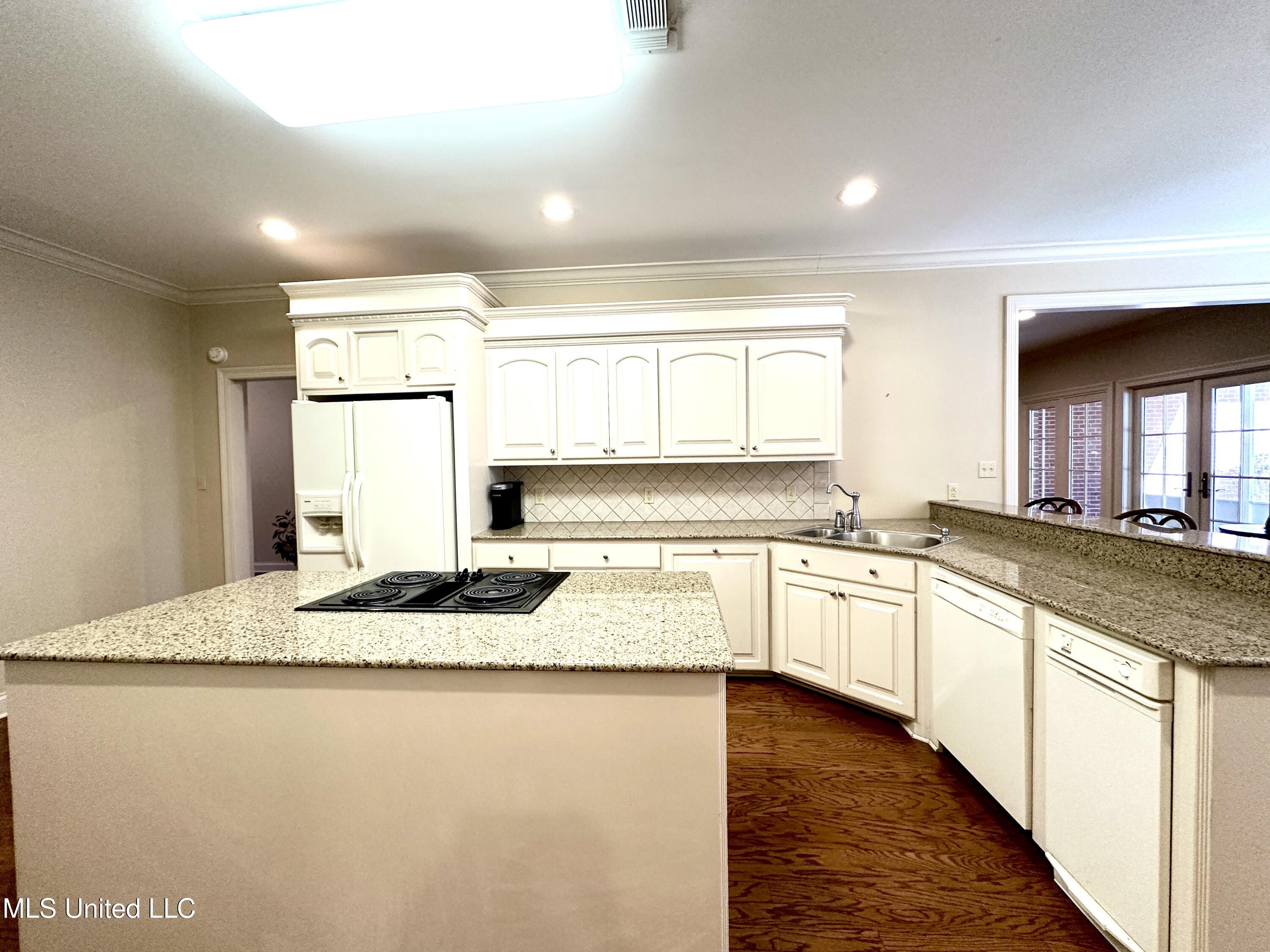 306 Cherokee Drive McComb, MS 39648 - Photo 10 of 37 IMG_8452 (1)