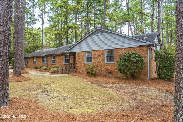$465,000 | 202 Downing Place, Southern Pines, NC 28387
