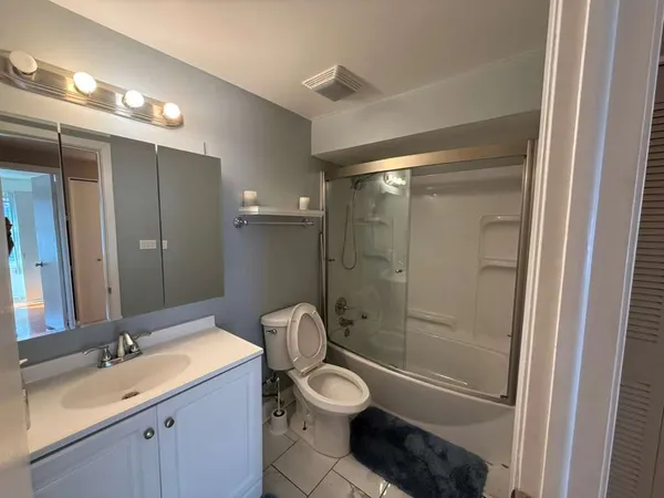 $2,295 | 1945 Hancock Drive, Unit 1945, Hoffman Estates, IL 60169