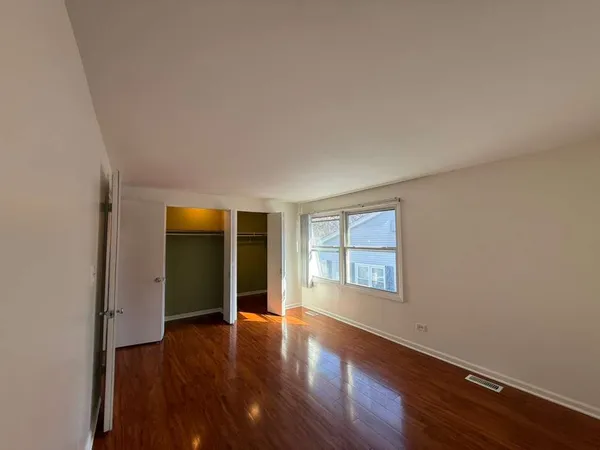 $2,295 | 1945 Hancock Drive, Unit 1945, Hoffman Estates, IL 60169