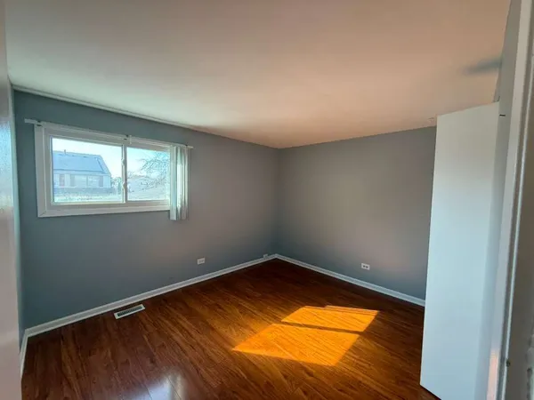 $2,295 | 1945 Hancock Drive, Unit 1945, Hoffman Estates, IL 60169