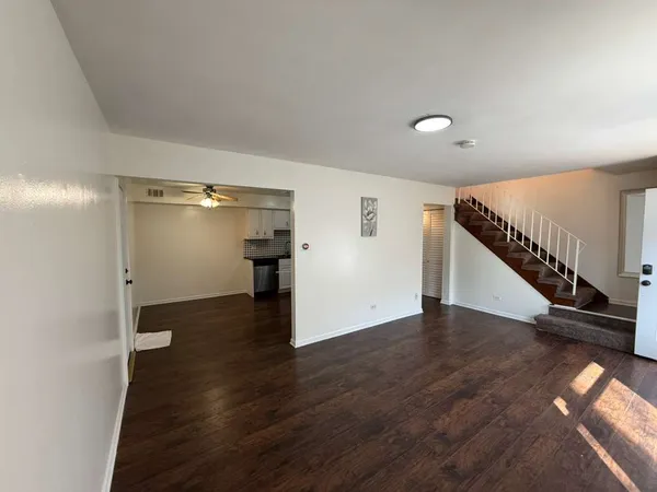 $2,295 | 1945 Hancock Drive, Unit 1945, Hoffman Estates, IL 60169