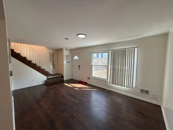 $2,295 | 1945 Hancock Drive, Unit 1945, Hoffman Estates, IL 60169