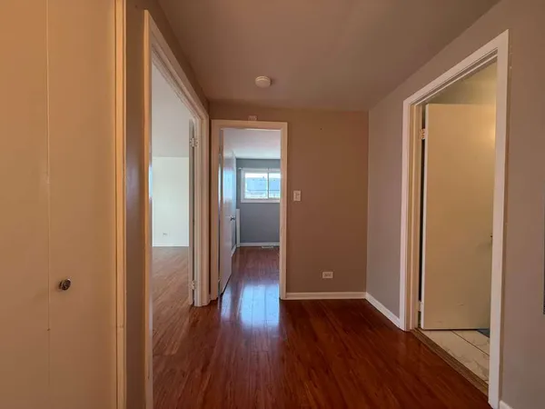 $2,295 | 1945 Hancock Drive, Unit 1945, Hoffman Estates, IL 60169