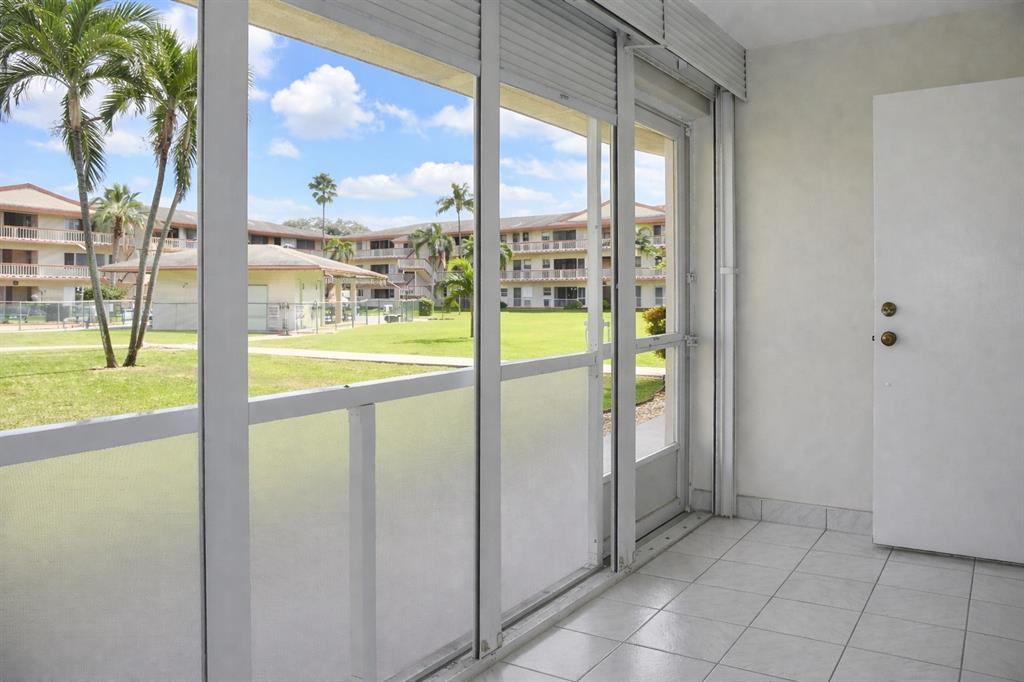 5300 Washington Street, Unit 107D Hollywood, FL 33021 - Photo 15 of 23 a view of washer and dryer