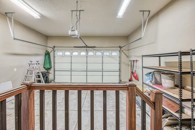 a view of livingroom with furniture