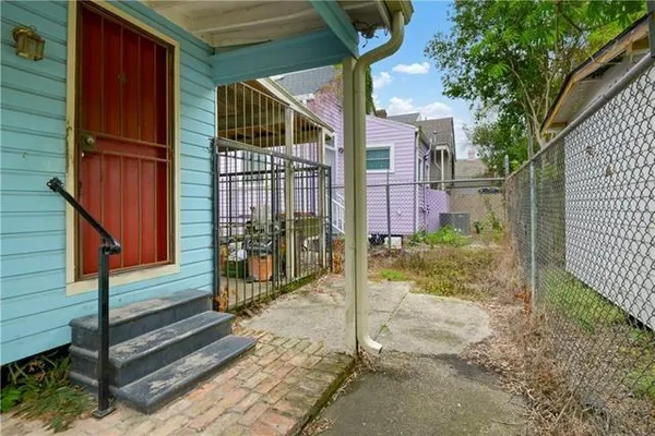 $950 | 1124 Cherokee Street, Unit 4, New Orleans, LA 70118